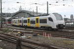 460 510 mit 460 XXX bei der Einfahrt in den Bahnhof Kln Hbf am 2.4.22