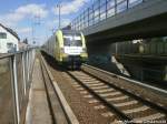 MRCE ES 64 U2 - 095 beim einfahren in den Bahnhof Halle-Ammendorf am 13.5.15