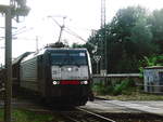 ES 64 F4 - 455 (189 455) von MRCE mit einen Güterzug bei der Durchfahrt in Güsen (b Genthin) am 1.6.18