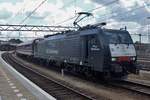 MRCE Dispolok/698516/ers-189-211-steht-am-18 ERS 189 211 steht am 18 Juli 2016 mit ein Sonderzug in Venlo.