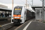 nationalexpress/779674/462-033-als-re5-mit-ziel 462 033 als RE5 mit Ziel Koblenz Hbf im Bahnhof Kln Messe/Deutz am 2.4.22