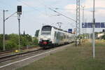 4746 304 als RE9 mit Ziel Stralsund Hbf im Bahnhof Altefhr (Rgen) am 27.7.21