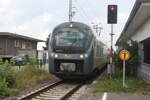 ODEG Ersatzfahrzeug 440 416 von Agilis als RE9 mit Ziel Ostseebad Binz bei der Einfahrt in den Bahnhof Altefhr (Rgen) am 27.7.21