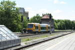 Vogtlandbahn/703654/vt-65072-der-vogtlandbahn-faehrt-als VT 650.72 der Vogtlandbahn fhrt als RB4 von Weischlitz kommend in den Bahnhof Gera Hbf ein am 29.5.20
