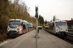 Vogtlandbahn/862119/vt-564-und-vt-566-der VT 564 und VT 566 der Vogtlandbahn im Bahnhof Kraslice am 9.4.24