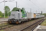 Vossloh Lokomotives/497213/vossloh-g-650-305-schleppt-ein Vossloh G 650 305 schleppt ein Britisches Triebzug durch Viersen am 10 Mai 2016.