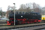 rugensche-baderbahn-qrasender-rolandq-rubb/684339/99-78x-abgestellt-am-kleinbahn-bw 99 78X abgestellt am Kleinbahn Bw Putbus am 24.12.19