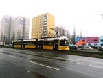 Tram de BVG kurz vor einer Haltestelle am 22.3.18