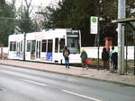 Wagen 305 der DVG mit ziel Hauptbahnhof an der Haltestelle Friedhof III am 3.2.18