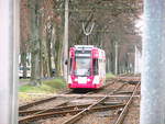 Wagen 307 der DVG mit ziel Hauptbahnhof bei der Vorbeifahrt am DVG Betriebshof in Dessau am 3.2.18