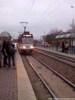 HAVAG Tatras als Linie 2 mit ziel Soltauer Strae beim einfahren in die Haltestelle Veszpremer Strae am 7.11.14