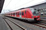 BR 422/615162/s-bahn-mit-422-073-steht-am S-Bahn mit 422 073 steht am 22 Mai 2018 in Oberhausen Hbf. 