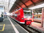 BR 425/628865/425-006-als-re30-mit-ziel 425 006 als RE30 mit ziel Magdeburg Hbf im Bahnhof Halle/Saale Hbf am 5.9.18