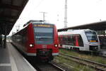 425 508 als S1 mit ziel Wittenberge und 1648 423/923 als RB35 mit ziel Wolfsburg Hbf im Bahnhof Stendal Hbf am 25.7.21