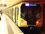 bvg/604737/wagen-5001-1-der-bvg-u-bahn-im Wagen 5001-1 der BVG U-Bahn im Bahnhof Frankfurter Allee am 22.3.18