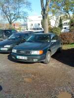 audi60---audi80---audi100--audi200/304532/pkw-audi-100-auf-einem-parkplatz PKW Audi 100 auf einem Parkplatz in Bad Drkheim am 11.11.2013