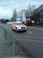 einsatzfahrzeuge-feuerwehr---krankenwagen---polizei---thw/314966/notarztfahrzeug-audi-q5-mit-blaulicht-und Notarztfahrzeug Audi Q5 mit Blaulicht und Martinshorn auf dem Weg zu einem Patienten in Bad Drkheim am 03.01.2014