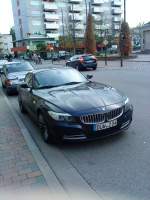 Youngtimer/301873/pkw-bmw-z-4-mit-hardtop PKW BMW Z 4 mit Hardtop in der Innenstadt in Bad Drkheim am 28.10.2013