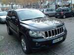 Youngtimer/306496/pkw-suv-jeep-gand-cherokee-in PKW SUV Jeep Gand Cherokee in der Innenstadt von Bad Drkheim am 18.11.2013