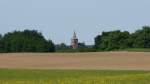 Mecklenburg-Vorpommern/281675/landschaft-um-lassan-am-peenestrom-im Landschaft um Lassan am Peenestrom im Juni 2013, im Hintergrund der Kirchturm von Lassan. Dort gibt es einen wunderbaren Naturcampingplatz.