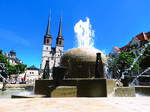 sachsen-anhalt/563361/brunnen-auf-dem-hallmarkt-mit-blick Brunnen auf dem Hallmarkt mit Blick auf die Kirche am Marktplatz Halle (Saale) am 14.6.17