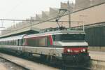 bb-15000/797335/mit-ein-corail-nach-paris-est Mit ein CoRail nach Paris Est steht am 19 Mai 2004 SNCF 15031 abfahrtbereit in Luxembourg gare.