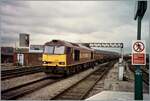 Die EW&S 60040 erreicht mit einem Güterzug den Bahnhof von Cardiff / Caerdydd.

ein Analog Bild vom November 2000