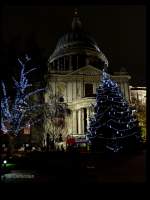 St Paul's Cathedral in London zur Weihnachtszeit.