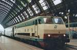 e-444/671798/am-17-juni-2001-steht-444 Am 17 Juni 2001 steht 444 089 in Milano Centrale.