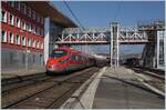 etr-400-frecciarossa-1000/791130/der-trenitalia-fs-etr-400-048 Der Trenitalia FS ETR 400 048 ist als FR 9291 von Paris Gare de Lyon nach Milano Centrale unterwegs und hält hier kurz in Chambéry-Challes-les-Eaux. 

20. März 2022