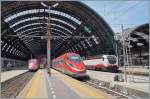 ETR 500/456992/fs-fernverkehr-mit-etr-500-etr FS Fernverkehr mit ETR 500, ETR 400 und E 402B in Milano Centrale. 
21. Juni 2015