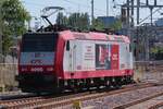 CFL 4005 gibt der guten Rat, keine Dummigkeiten beim Bahnübergang zu machen beim Dienstfahrt am 20 Augustus 2023 in LUxembourg Gare.