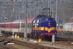 RXP,ex-ACTS 1251 schiebt ein Nachtzug aus Arnhem Centraal aus am 4 März 2018.