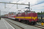 br-1200/695002/am-4-juli-2014-verlaesst-eetc Am 4 Juli 2014 verlässt EETC 1251 mit der 1. von drei Nachtzüge 's-Hertogenbosch.