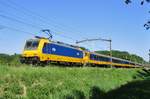 br-186-traxx-140ms/559172/ns-186-033-passiert-tilburg-am NS 186 033 passiert Tilburg am 26 Mai 2017.