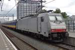 br-186-traxx-140ms/619829/cb-rail-186-240-steht-am CB Rail 186 240 steht am 9 Juli 2018 in Amsterdam Centraal.