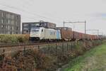 lineas/759193/lineas-186-296-schleppt-der-volvo-containerzug Lineas 186 296 schleppt der Volvo-Containerzug durch Tilburg-Reeshof am 8 Dezember 2021.