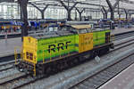 rail-feeding/657437/rrf-17-durchfahrt-in-aller-ruhe RRF 17 durchfahrt in aller Ruhe Rotterdam centraal am 18 Mai 2019.