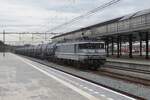 rail-force-one-4/788097/rfo-1829-zieht-ein-kesselwagenzug-nach RFO 1829 zieht ein Kesselwagenzug nach Bad bentheim durch Amersfoort am grauen nachmittag von 23 September 2022.