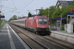 1116/844256/nachschuss-auf-die-schwebende-1116-267 Nachschuß auf die schwebende 1116 267 am IC nach Frankfurt am Main in Weinheim Sulzbach gen gen Bensheim unterwegs am 7.4.2024 