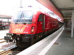 1216-taurus/563464/1216-006-mit-einem-eurocity-im 1216 006 mit einem EuroCity im Mnchener Hbf am 21.6.17