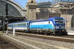 european-locomotive-leasing-ell/608784/ellcd-193-292-zieht-am-8 ELL/CD 193 292 zieht am 8 April 2018 ein EC aus Dresden Hbf aus nach Praha. 