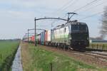 european-locomotive-leasing-ell/811024/rtb-193-727-zieht-ein-containerzug RTB 193 727 zieht ein Containerzug durch Hulten am 15 April 2023.