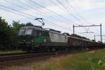 european-locomotive-leasing-ell/814878/elllte-193-944-zieht-ein-getreidezug ELL/LTE 193 944 zieht ein Getreidezug durch Wijchen am 8.Juni 2023.