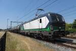 european-locomotive-leasing-ell/819424/lte-193-936-steht-am-9 LTE 193 936 steht am 9 Juni 2023 mit ein Kesselwagenzug abfahrtbereit in Oss.