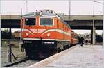 Die SJ Rc 1350 wartet mit einem Zug aus NSB Wagen in Oslo auf die Abfahrt.

Analogbild vom Sept. 1986