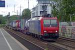 Re482/661362/sbb-482-001-schleppt-ein-klv SBB 482 001 schleppt ein KLV durch Köln Süd am 7 Juni 2019.