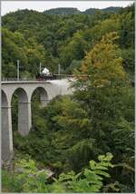 b-c-blonay-chamby/897385/les-chemin-de-fer-disparus-- Les chemin de fer disparus - Die verschwundenen Bahnen (Zell - Todtnau 1889 1967) - Auf dem Baye de Clarens Viadukt lässt die SEG G 2x 2/2 105 der Blonay - Chamby Bahn mächtig dampf ab

14. Sept. 2025
