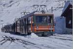 Gornergratbahn/326238/zwei-ggb-beh-48-verlassen-riffelberg Zwei GGB Beh 4/8 verlassen Riffelberg Richtung Zermatt. 
27. Feb. 2014