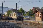 Ein Güterzug (Dienstzug) verlässt Blonay Richtung Chamby mit der schiebenden MOB GDe 4/4 6001. Hinweis Fotostanort: Bahnsteigende Gleis 2/3.

7. Juni 2019